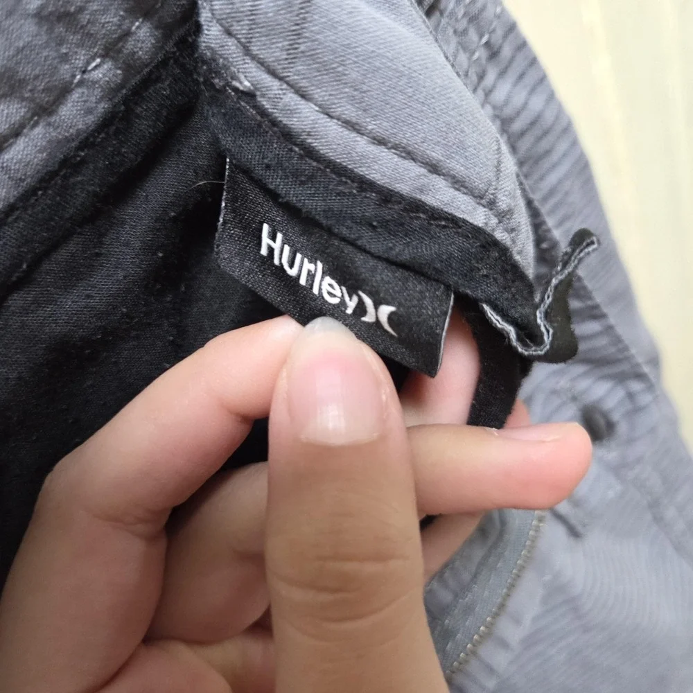 Hurley Shorts Boys 18 Gray Stripe Twill Bermuda 9 Inseam Casual Summer